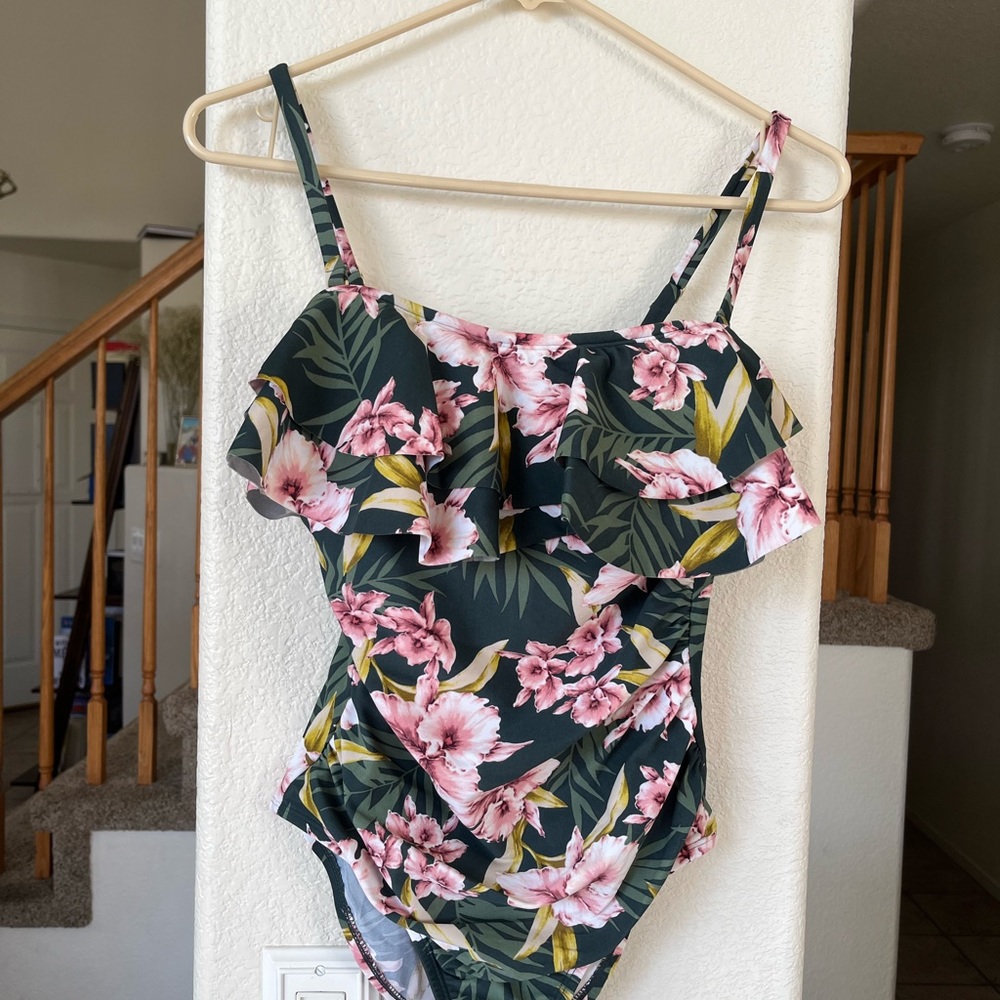 Target bathing suit - Picture 2 of 2